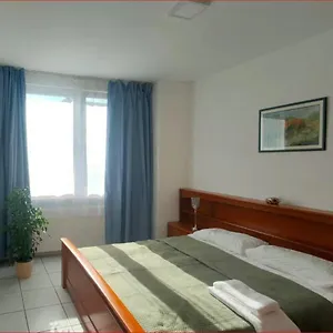  Appartement Compact, Wel Enaf For 3 The Flat In
